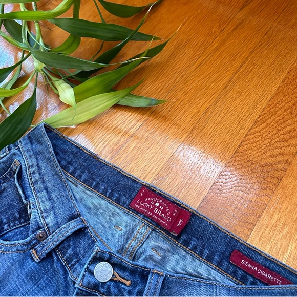 Lucky Brand Jeans - New Condition! - Picture 3 of 3